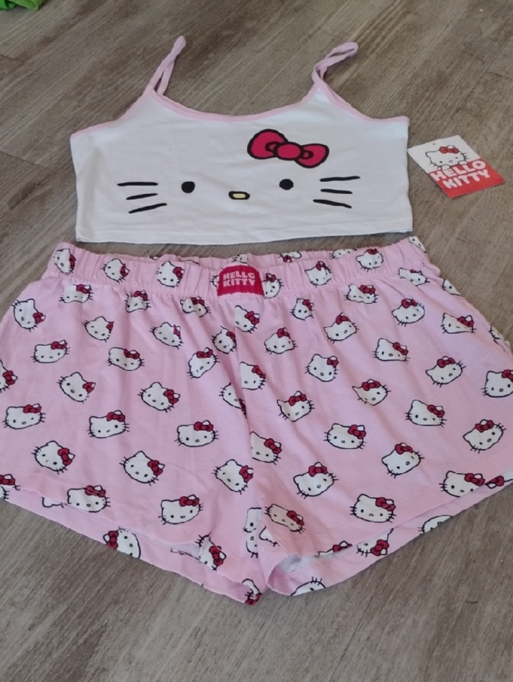 Hello Kitty White & Pink Cami and Shorts Sleep Set🆕✨🩷
